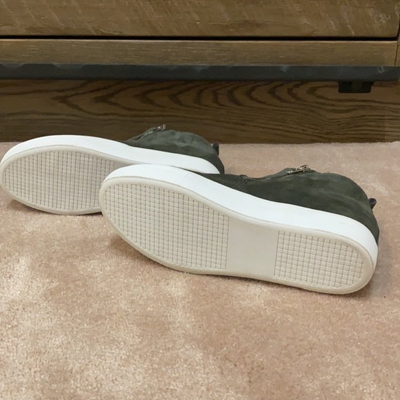 ARMY GREEN STEVE MADDEN BOOTIES - 7 - Picture 2 of 6